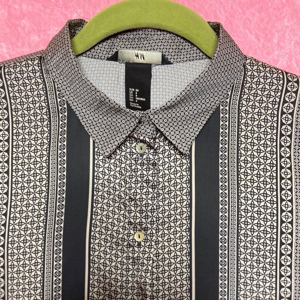 H&M Button Up⚡️ - Picture 5 of 6